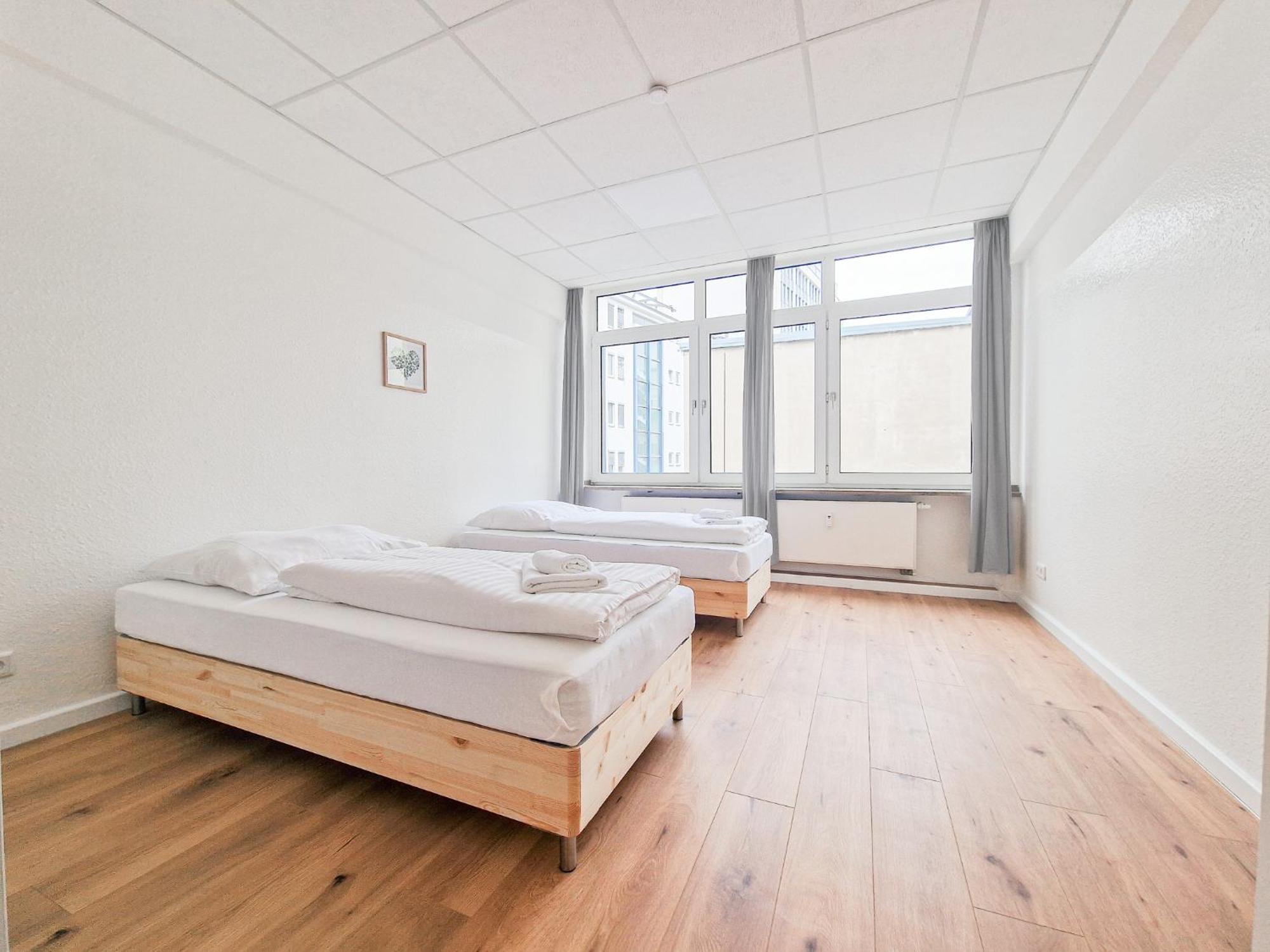 Raj Living - Center With 5 - 10 Min Messe Dus Apartment
